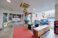RedDoorz Plus near Asia Afrika 3 - Pensions