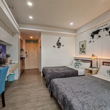 Condo Azur Suites A731 Amani, 5mins Airport, Netflix, Stylish, Cozy Luxurious Swimming Pool