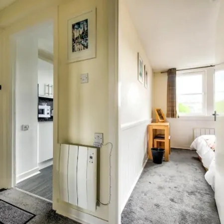 Charming 1 Bed Apartment with Castle View