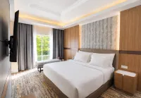 Harmoni One Convention Hotel and Service Apartments - Kolam Renang