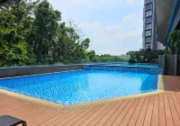 Clio 2 Modern 3BR | Near IOI Mall Putrajaya, MAEPS & Hospitals Serdang - Swimmingpools