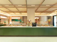 Orange Hotel (Shanghai Loushanguan Road Metro Station Branch) Hotels near Changning