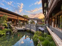 Hongcun Li · Qinghe MIRACLE · WONDERLAND Leisure Courtyard Mountain View Resort Chinese Inn - Pet friendly