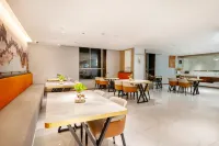 HiFun Boutique E-sports Hotel (Lu'an Wanda Plaza Hongjie) - parking