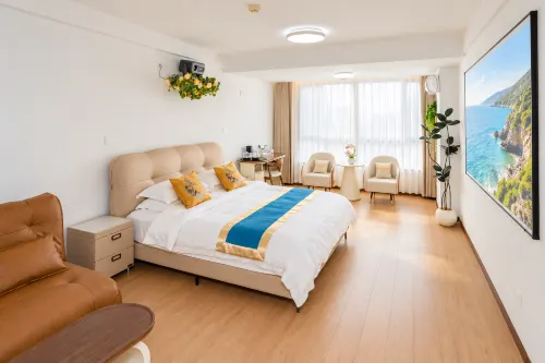 Laike Homestay (Laizhou Bus Station) - parking