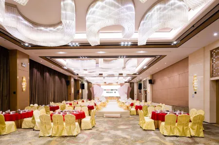 Longchuan Glen Yuntian Yue Hotel Отели рядом с достопримечательностью «Heyuan Tuocheng»