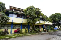 Spot on 91064 Wisma Lec Syariah Hôtels à : Garut Kota
