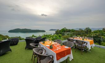 Ambong Pool Villas