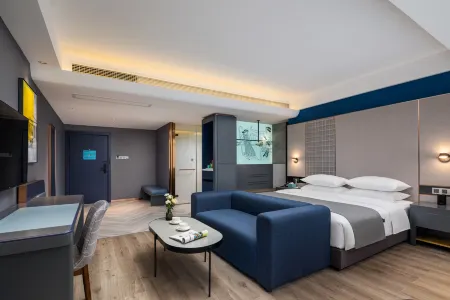 Lanou Hotel (Guilin Wanfu Square Branch) Отели рядом с достопримечательностью «Maozhou Island, Daxu Ancient Town»