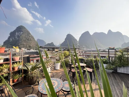 Langqing Residence Sky Garden Cat Café & Scenic View Inn (Yangshuo West Street Branch