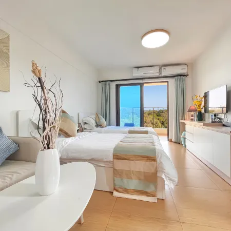 Fengyue Four Seasons Apartment Hotel (Yangjiang Hailing Island North Luowan Branch)