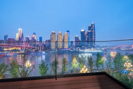 W PLUS HOTEL Отели рядом с достопримечательностью «Yuhuali Night View Park»