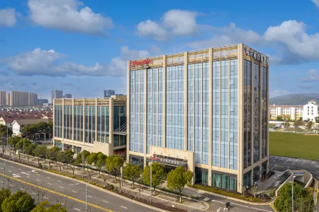 Hampton by Hilton Suzhou Stone Lake Отели рядом с достопримечательностью «Wenzheng College of Soochow University»