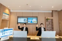 City Convenience Hotel (Yingcheng Railway Station Shanghe Square)