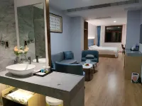 Zunhua  GuestHotel - parking