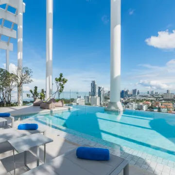 Arbour Hotel and Residence Отели рядом с достопримечательностью «Xzyte (Эксайт) Дискотек»