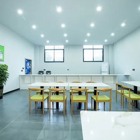 Home Inn Huayi (Luohe Wuyang Nanjing Road)
