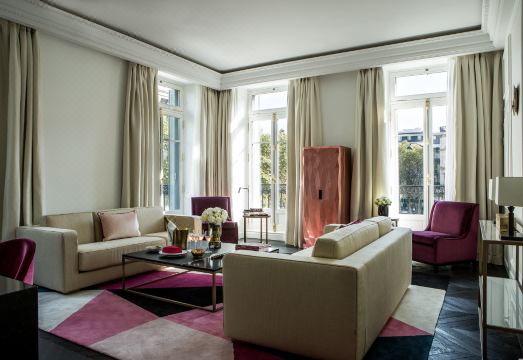 Plaza Athénée Paris & Dior Spa 객실