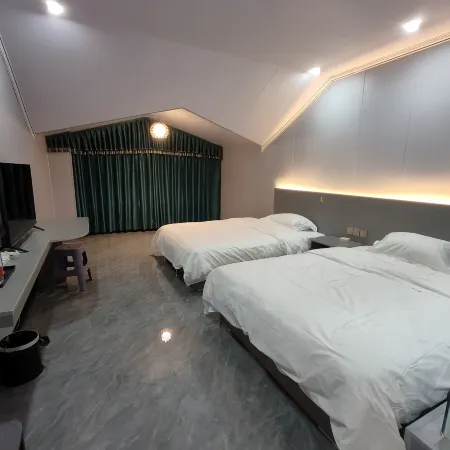Linshe Hotel (Gunnaisi Scenic Area)
