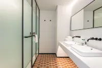 Blue Top Hot Spring Resort (Qinhuangdao Fira Resort) Hotels in Qinhuangdao