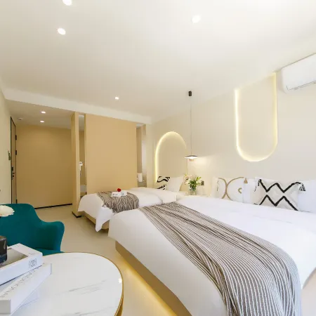 Time Beyond Pool & Sound Designer B&B (Guanyin Fajie Branch, Zhujiajian Wugongshi Pier)