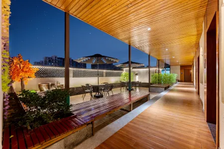 quzhousibokejiudian Отели в г. Цюйчжоу