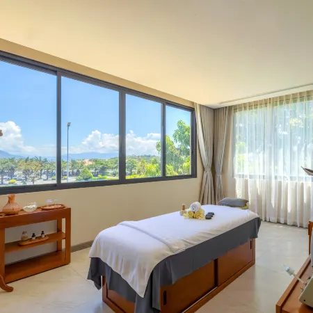 Wyndham Grand KN Paradise Cam Ranh