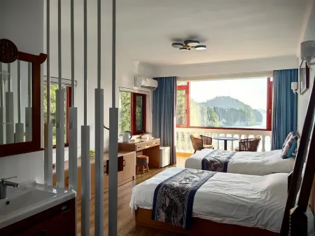 Qiandao Lake New Phoenix Leisure Resort Отели рядом с достопримечательностью «Qiandao Lake Scenic Area (Central Lake Area)»