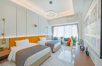 Tsuen Wan International Apartment (Zhuhai International Convention and Exhibition Center) Hotels near Hebao Island