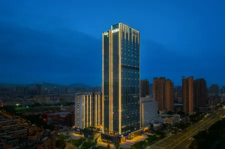 Zhuhai Ruby Hotel Отели рядом с достопримечательностью «Gong Amusement Park»