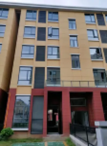 Yipin Homestay (Huanggang Vocational and Technical College)