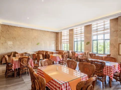 Vienna Hotel (Danzhou Baimajing Store)