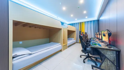 Chengbai E-sports Hotel (Xinyang Xintiandi Life Plaza) - Esports