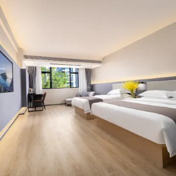 Mingquan Light bamboo Hotel