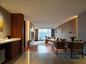 Long Di Yue Lang Hotel