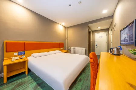 Home Inn Huayi Hotel (Jiuquan Municipal Government Museum Branch) Отели рядом с достопримечательностью «Jiuquan Tianbao Scenic Area»