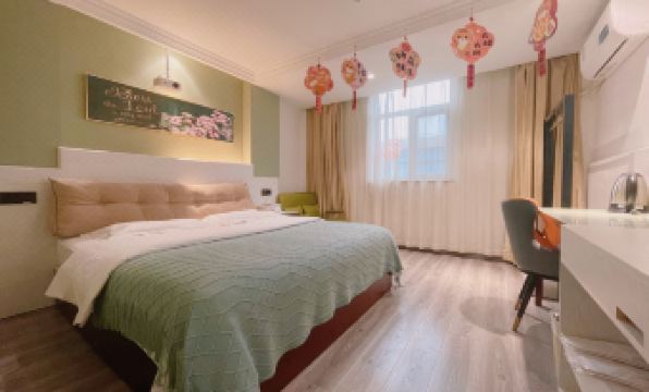 Dongfang Fengyun Business Hotel (Wuxi Huishan Wanda Branch)