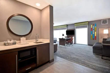 Hampton Inn & Suites Las Vegas Convention Center