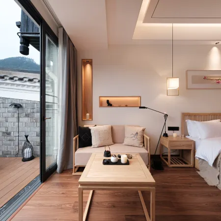 Molan Zen Riverside View Hotel