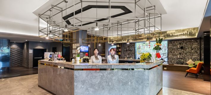 Wanhe Zhizhen Hotel (Shanghai Sun Moonlight Dapuqiao Subway Station) Hotels in Шанхай