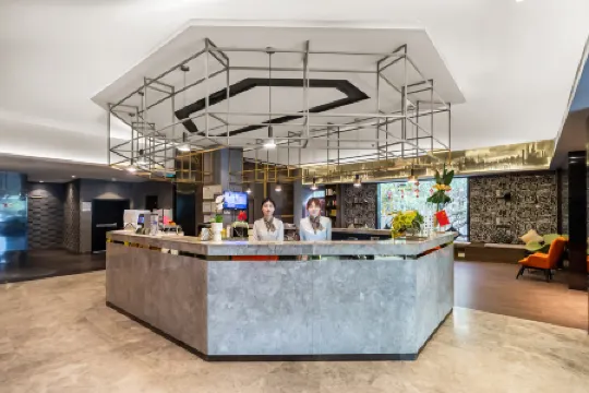 Wanhe Zhizhen Hotel (Shanghai Sun Moonlight Dapuqiao Subway Station) Отели рядом с достопримечательностью «Taofen Memorial Hall»