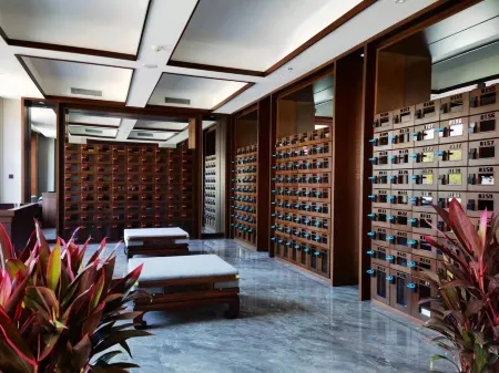 Golden Bay International Hotel Отели в г. Ухай