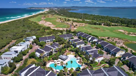 Pullman Magenta Shores Resort