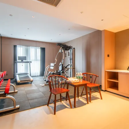 Rezen Hotel (Xinxiang Municipal Government East Railway Station)