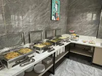 Fenghua Hotel (Guiyang Qingzhen Business College)