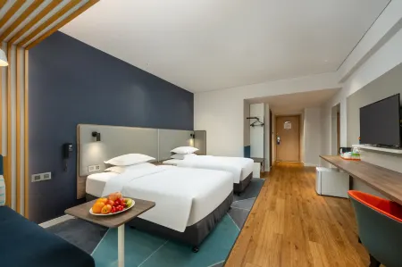 Holiday Inn Express Jiangmen Jianghai
