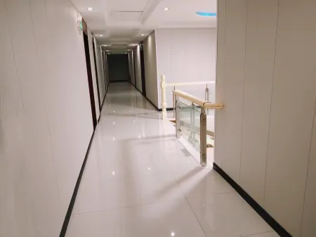 Qijiang Huadu Business Hotel