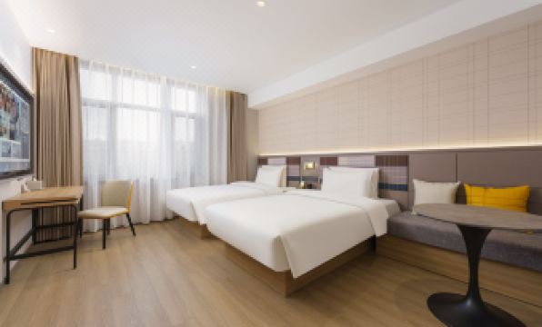 Homeinn Plus Hotel (Dalian North Station)