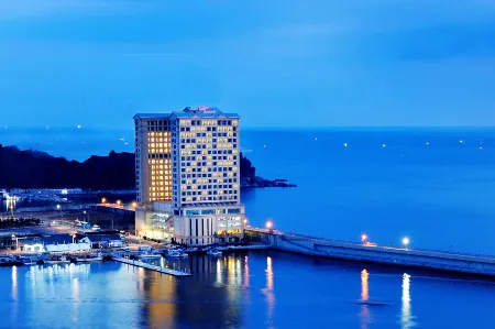 Ramada by Wyndham Gangwon Sokcho Отели рядом с достопримечательностью «Cheongchoho Lake»
