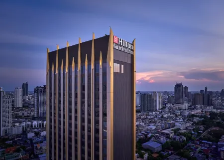 Hilton Garden Inn Bangkok Riverside Отели рядом со станцией Бангбамру